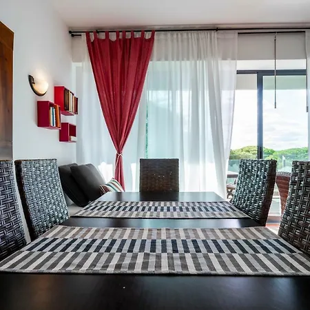 Golf Apartment *